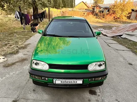 Volkswagen Golf 1996 года за 2 200 000 тг. в Алматы – фото 2