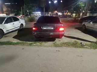 Mercedes-Benz E 320