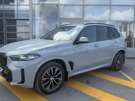 BMW X5 2024 года за 50 450 000 тг. в Караганда – фото 2