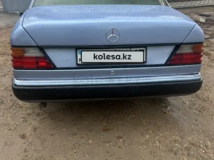 Mercedes-Benz E 200 1991 года за 1 999 999 тг. в Шымкент – фото 3