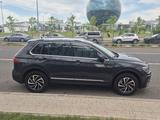 Volkswagen Tiguan 2018 года за 10 500 000 тг. в Астана – фото 5