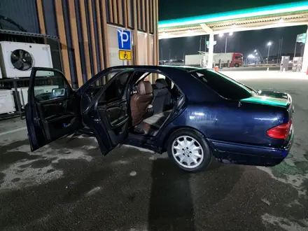 Mercedes-Benz E 280 1999 года за 2 000 000 тг. в Шымкент – фото 5