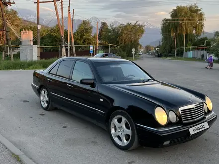 Mercedes-Benz E 320 1998 года за 3 150 000 тг. в Алматы – фото 3