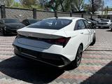 Hyundai Elantra 2024 годаfor8 300 000 тг. в Алматы – фото 2
