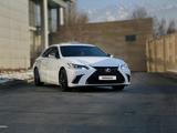 Lexus ES 350 2018 года за 25 000 000 тг. в Шымкент