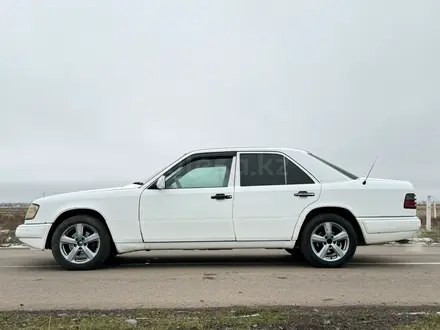 Mercedes-Benz E 280 1994 года за 1 750 000 тг. в Тараз – фото 2