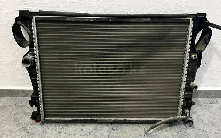 Радиатор охлаждения двигателя Mercedes Benz w220 за 50 000 тг. в Алматы