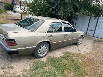 Mercedes-Benz E 260 1989 года за 950 000 тг. в Алматы – фото 2