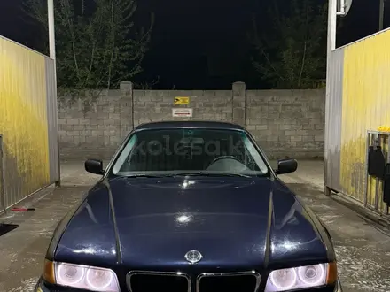 BMW 728 1998 года за 2 400 000 тг. в Алматы