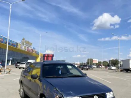 Volkswagen Passat 1995 года за 1 200 000 тг. в Актобе – фото 5