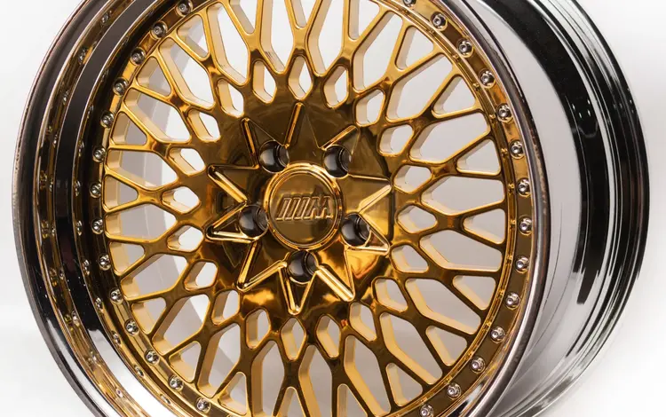 BMW M3 G80 R20 9, 5J ET10/R21 10, 5J ET15 5x112 ЦО 66, 5 Chrome lip + Gold за 1 350 000 тг. в Алматы