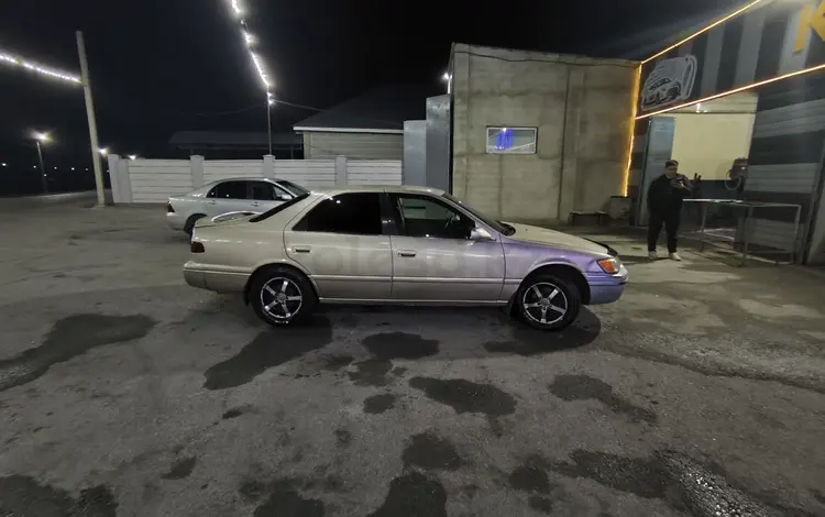 Toyota Camry 2001 года за 3 000 000 тг. в Тараз