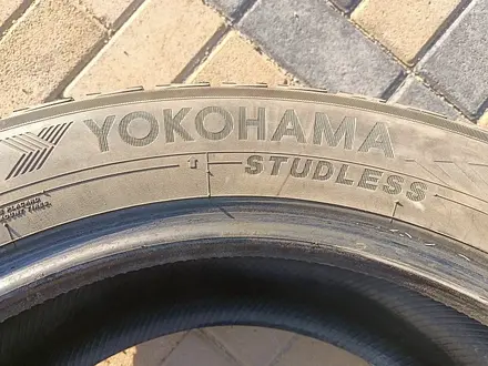 Шины 245/55 R19 — "Yokohama ice Guard G075" (Филиппины), зимние. за 75 000 тг. в Астана – фото 7