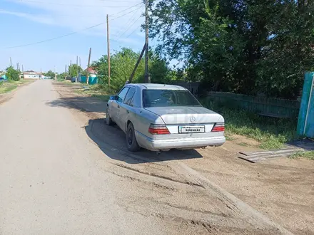 Mercedes-Benz E 200 1993 года за 1 100 000 тг. в Павлодар – фото 11