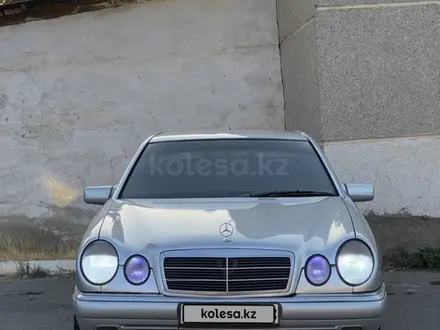 Mercedes-Benz E 280 1998 года за 3 600 000 тг. в Тараз