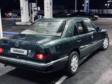 Mercedes-Benz E 230 1990 годаfor1 239 000 тг. в Караганда – фото 3