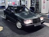 Mercedes-Benz E 230 1990 годаfor1 239 000 тг. в Караганда