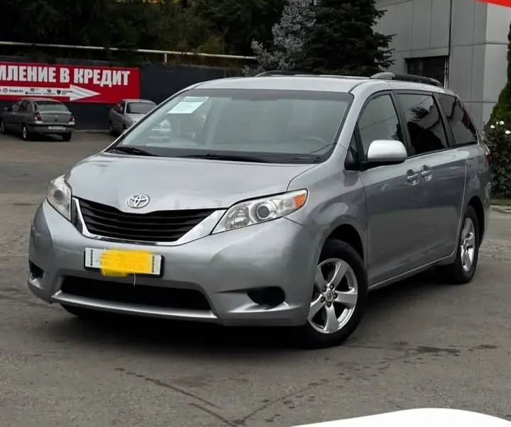Toyota Sienna, 2015