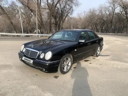 Mercedes-Benz E 320 1996 года за 3 000 000 тг. в Алматы – фото 2