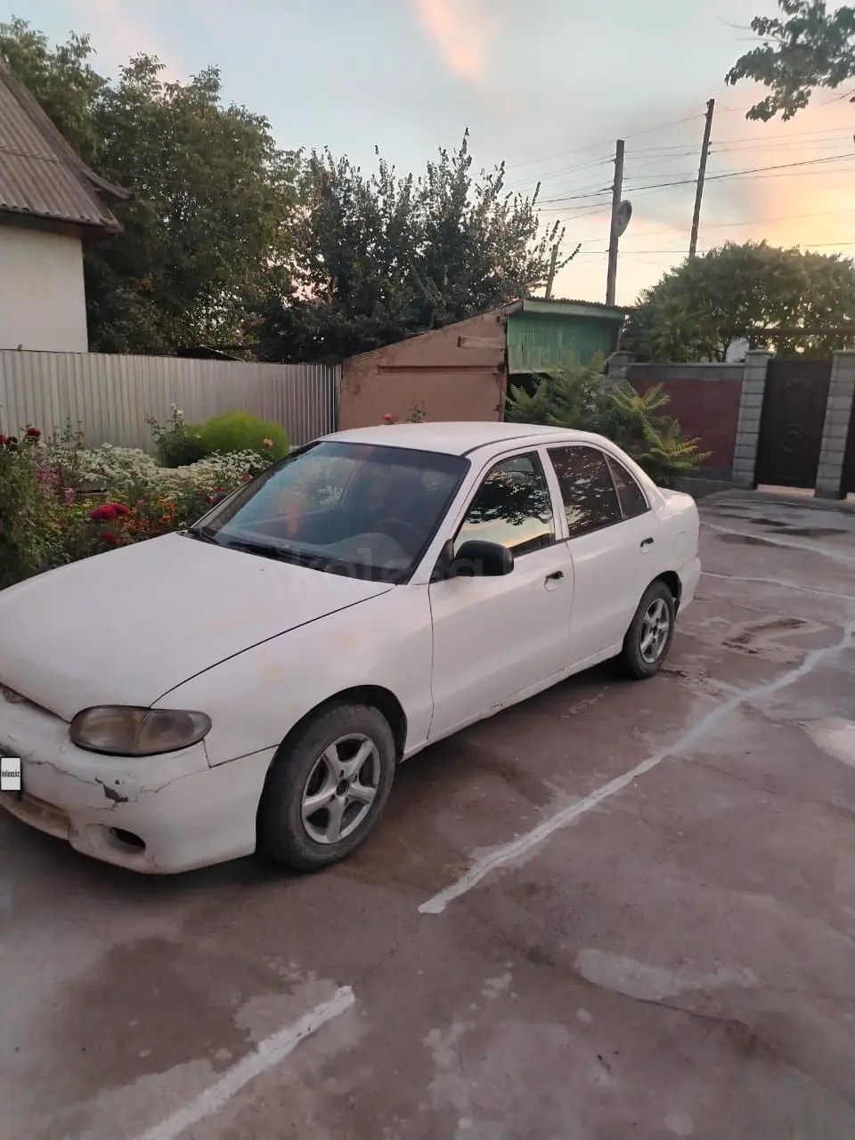 Hyundai Accent, 1998