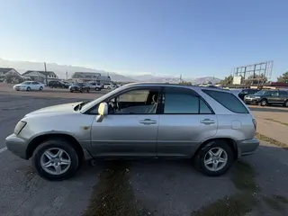 Toyota Harrier, 1998