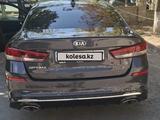 Kia Optima 2018 года за 7 500 000 тг. в Шымкент – фото 3