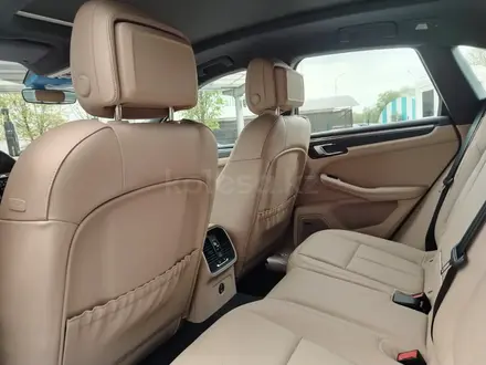 Porsche Macan T 2026 года за 63 232 200 тг. в Алматы – фото 10
