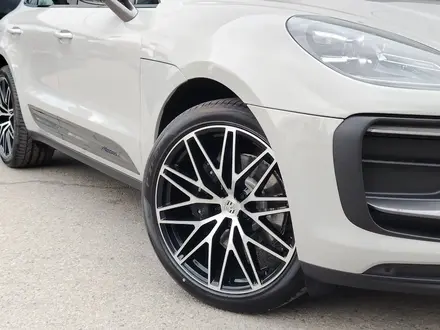 Porsche Macan T 2026 года за 63 232 200 тг. в Алматы – фото 4