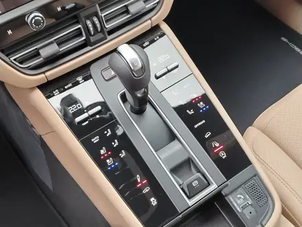 Porsche Macan T 2026 года за 63 232 200 тг. в Алматы – фото 8