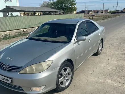 Toyota Camry 2002 года за 4 500 000 тг. в Атырау – фото 3