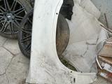 Крылья на BMW X 5 за 1 000 тг. в Алматы
