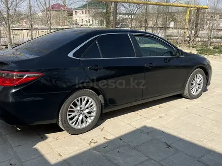 Toyota Camry 2016 года за 8 600 000 тг. в Жанаозен – фото 4