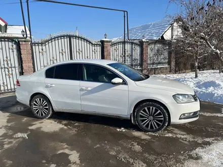 Volkswagen Passat 2011 года за 5 200 000 тг. в Алматы – фото 4