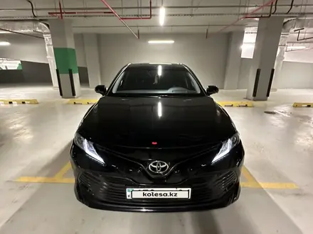 Toyota Camry 2020 года за 14 366 000 тг. в Астана