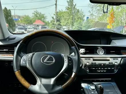 Lexus ES 300h 2014 года за 13 300 000 тг. в Алматы – фото 16