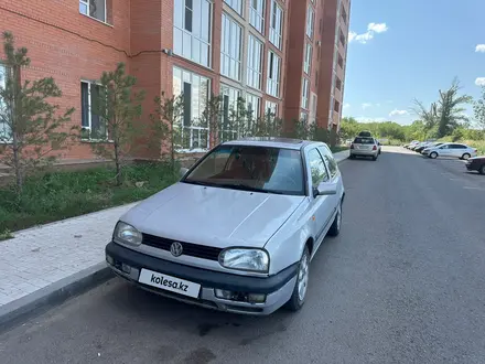 Volkswagen Golf 1993 года за 1 600 000 тг. в Астана