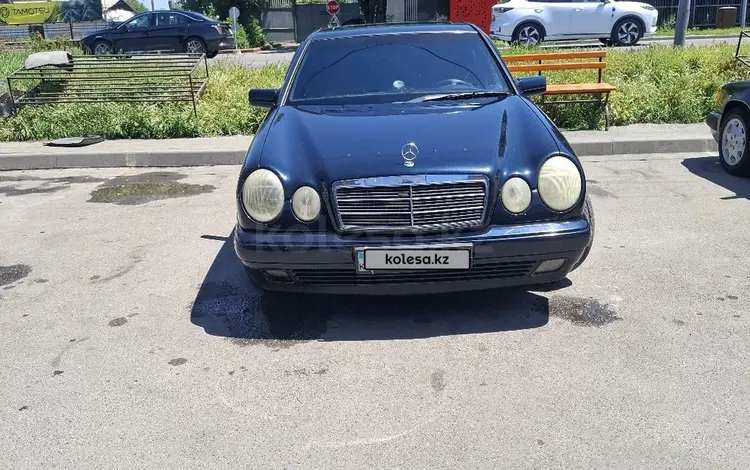 Mercedes-Benz E 230 1997 года за 2 700 000 тг. в Алматы