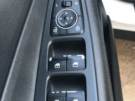 Hyundai Santa Fe 2018 года за 12 600 000 тг. в Алматы – фото 16