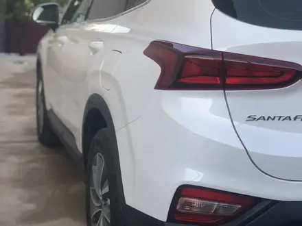 Hyundai Santa Fe 2018 года за 12 600 000 тг. в Алматы – фото 25