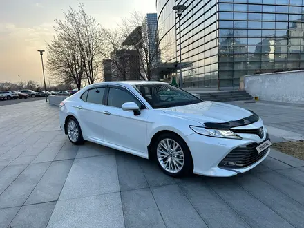 Toyota Camry 2019 года за 16 000 000 тг. в Алматы – фото 11