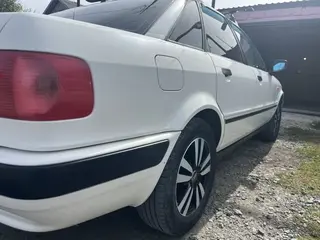 Audi 80