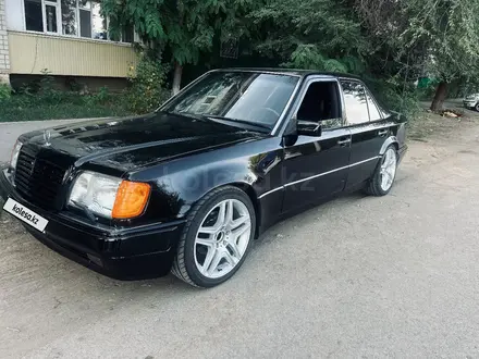 Mercedes-Benz E 220 1994 года за 3 000 000 тг. в Уральск – фото 4