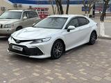 Toyota Camry 2021 года за 16 500 000 тг. в Кызылорда – фото 2