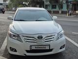 Toyota Camry 2010 года за 6 300 000 тг. в Атырау