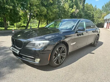 BMW 740 2010 года за 12 000 000 тг. в Алматы – фото 3