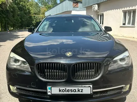 BMW 740 2010 года за 12 000 000 тг. в Алматы