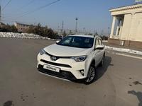 Toyota RAV4 2017 года за 15 450 000 тг. в Алматы