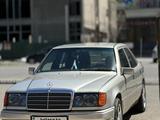 Mercedes-Benz E 200 1991 года за 2 250 000 тг. в Тараз – фото 2