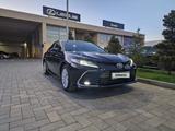 Toyota Camry 2023 года за 15 200 000 тг. в Астана – фото 2