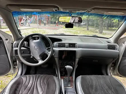 Toyota Camry 2000 года за 2 900 000 тг. в Жаркент – фото 9